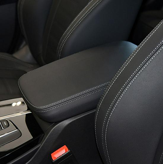 

BMW X3 (18-22) Кожаная накладка на подлокотник центральной консоли