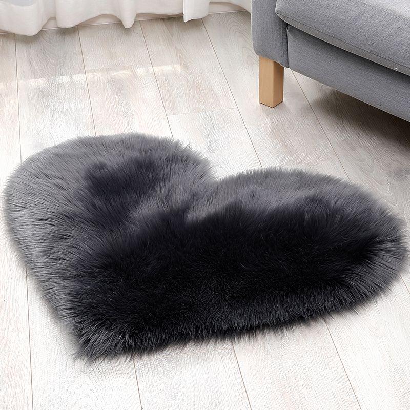 Nordic Heart-shaped Plush Rug - Imitation Wool Wedding Decor Mat