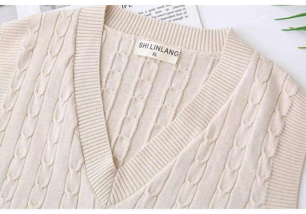 2026 Spring Korean V-neck Cable Knit Vest: Women's Plus Size Sleeveless College Style Layering Tank Top Shrug