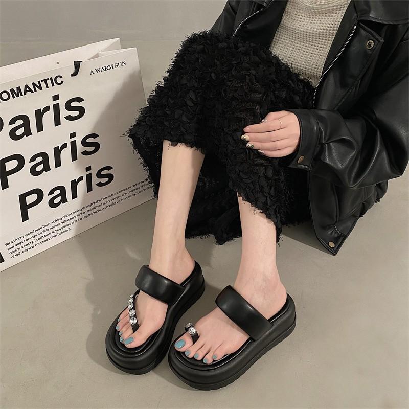 Small Thick-bottomed Rhinestone Cold Slippers Women's 2025 Summer Wear Fashion Mandarin Duck Cover Toe Flip-flops Women