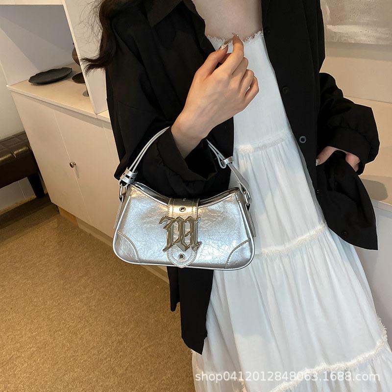 Fashion Light Luxury Underarm Small Bag Women's 2025 New French Niche Messenger Bag Casual Work Commuter Shoulder Bag