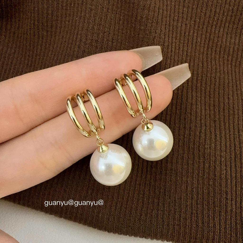 Elegant C-Shaped Metal & Faux Pearl Stud Earrings - Women's Light Luxury, Versatile, Niche Fashion