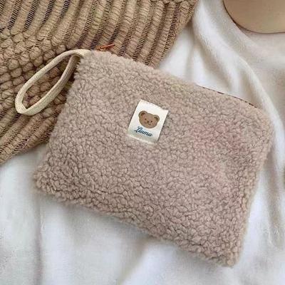 Plüsch Kosmetiktasche Tragbare Damen Waschtasche Große Kapazität Multifunktionale Lässige Mode Niedliches Bärenmuster für Wochenendurlaub