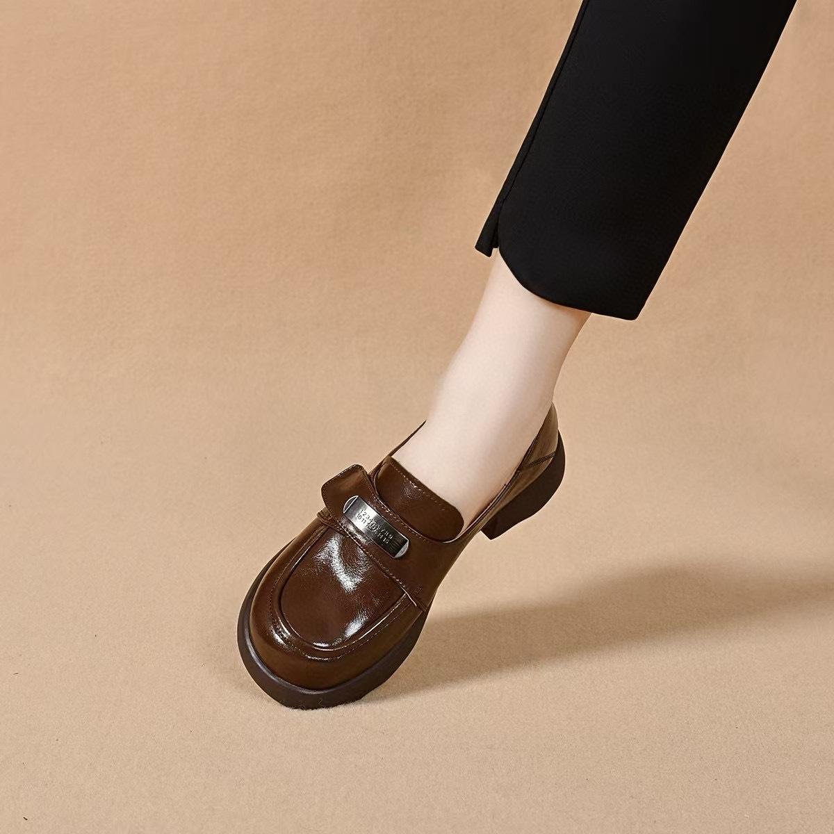 

Ретро женская обувь весна новая простая и удобная обувь на одной педали британская одинарная обувь стиль колледжа круглый носок маленькие кожаные туфли 40 коричневый