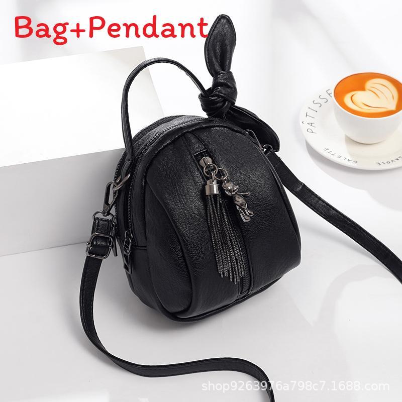 Bear Embellished Small Water Bucket Purse With Internal Pockets For Casual Outings