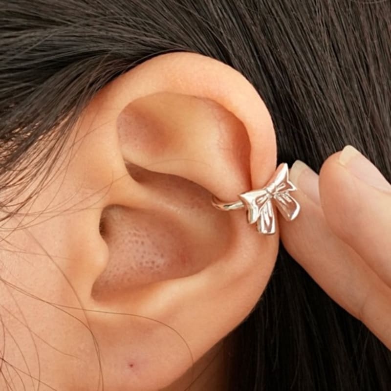 BELLOOGGI Heart ribbon earcuff