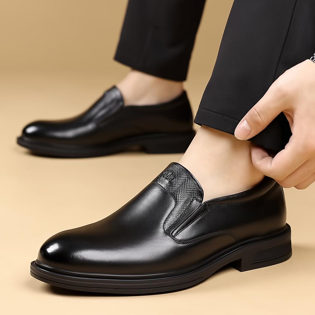 The First Layer Of Cowhide Men'S Shoes Is A Pedal Of Casual Leather Shoes, Business Dress, British Leather Shoes, And Men'S High-End Single Shoes.