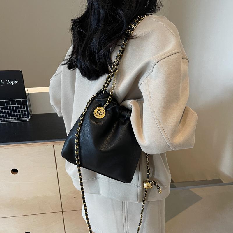 Autumn new fashion trend high-end garbage bag chain bag single shoulder oblique span bag