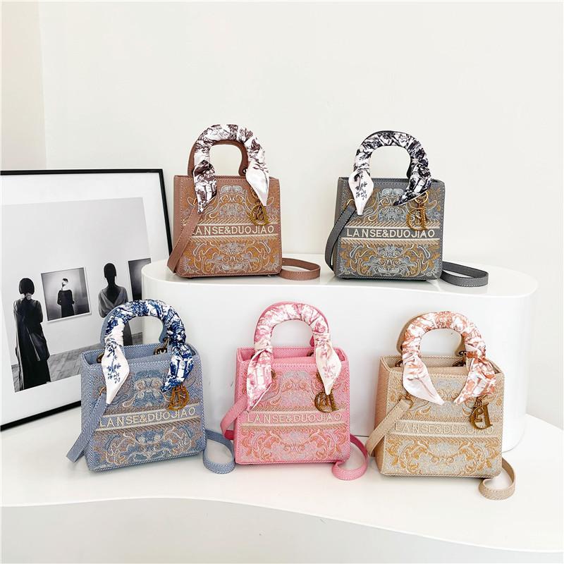 New Fashion Heavy Industry Silk Scarf Embroidery Bag Portable Shoulder Crossbody Trendy Women's Bag