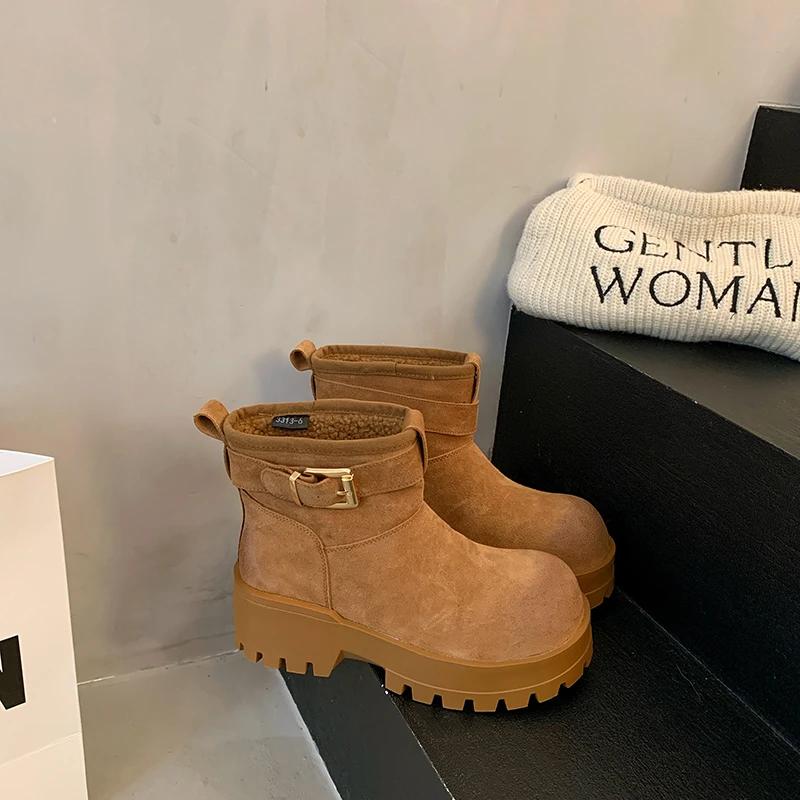 

Замшевые женские ботинки на платформе для снега, теплые повседневные ботинки для женщин, тренд 2025 года, зимние кроссовки, короткие, плюшевые, мотоциклетные ботинки Botas De Mujer 40