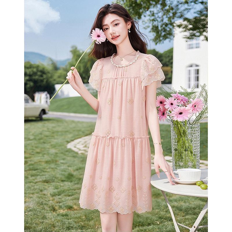 Summer dress with lotus leaf sleeves, loose cake skirt, slimming short skirt