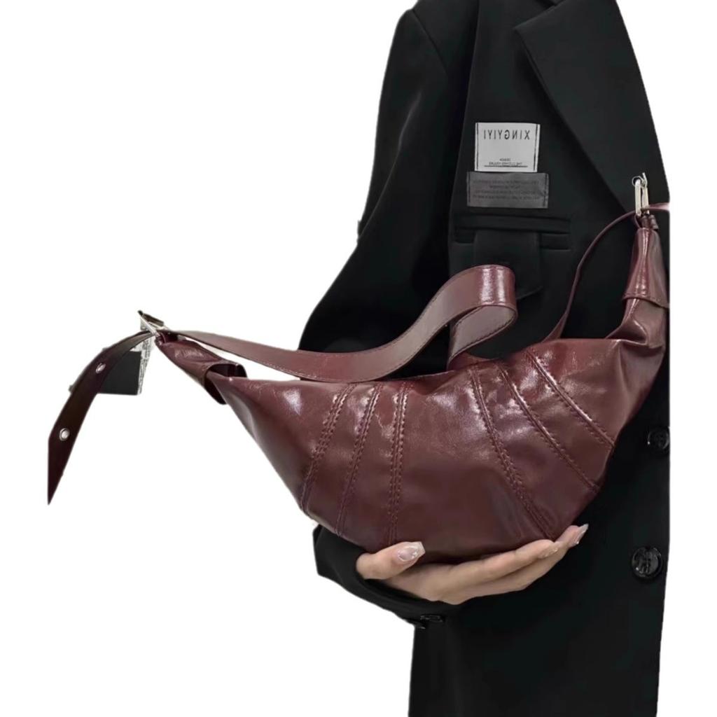 New croissant croissant bag niche breast fanny pack versatile single shoulder leather bag female messenger bag dumpling bag
