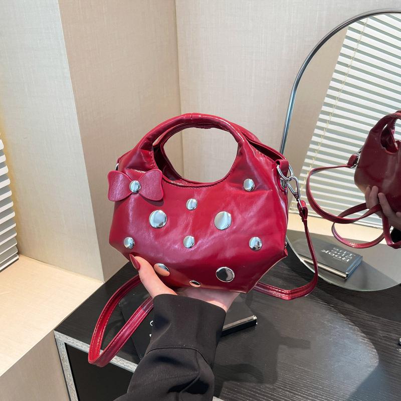 

Женская сумка на одно плечо подмышку новая нишевая универсальная сумка-ведро кроссбоди большой вместимости с ощущением высокого класса красный