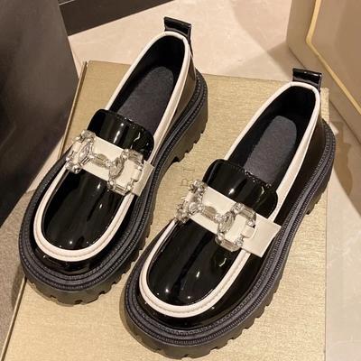 2024 Nuovi Mocassini Autunnali Donna Stile Britannico Scarpe Singole Piattaforma Muffin Slip-on Piccole Scarpe in Pelle