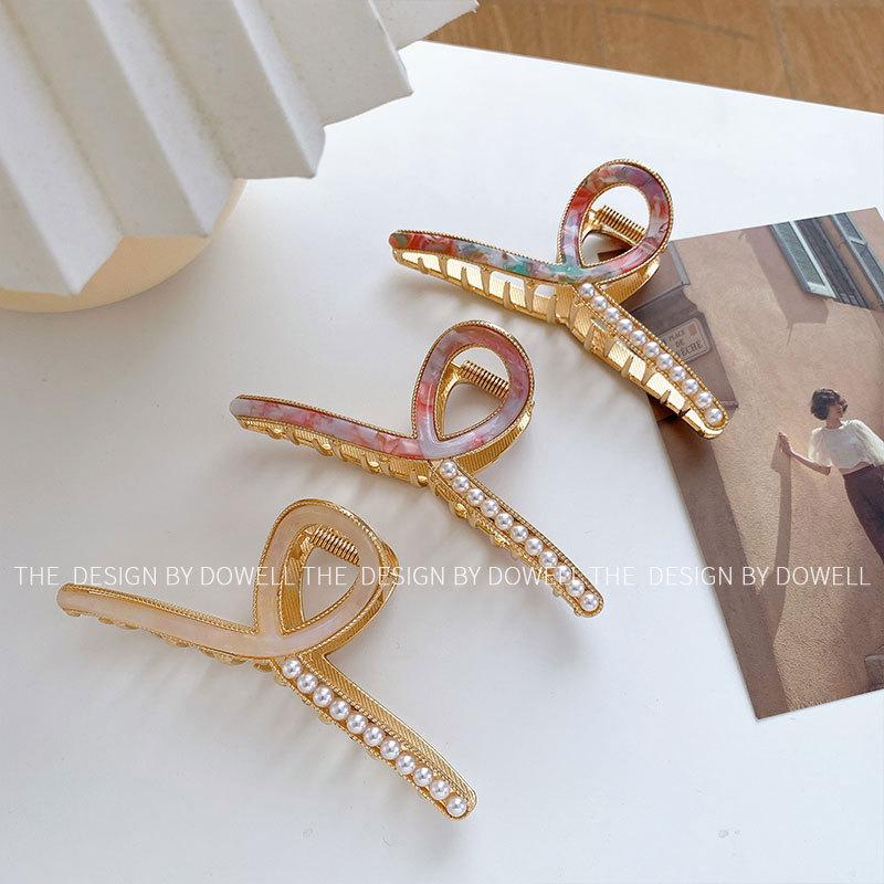 Dohui Eyecatching Large Hair Claw Clip In Elegant Floral Designs For Women Modern