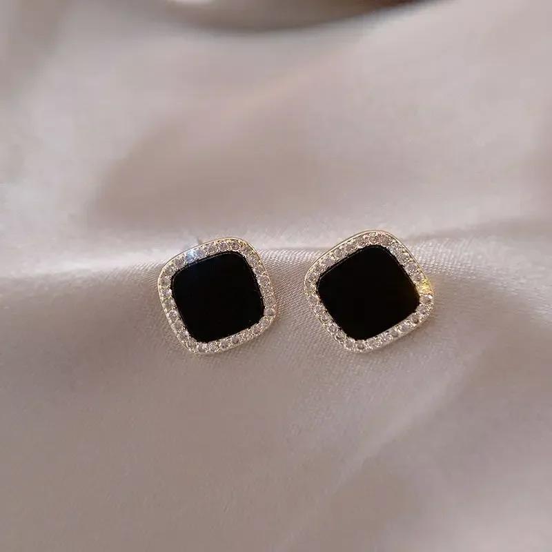 Korean Style Zircon Black Resin Square Ear Studs for Women Elegant Luxury Geometric Earrings 2024 Fashion Trends Zircon Gifts