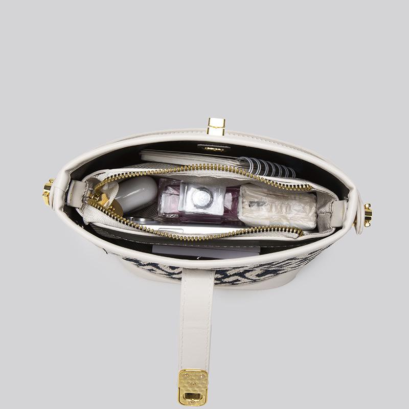 Textured Portable Bucket Bag Women's 2025 New Trendy Fashion Versatile Commuter Large Capacity Shoulder Bag Messenger Bag Women