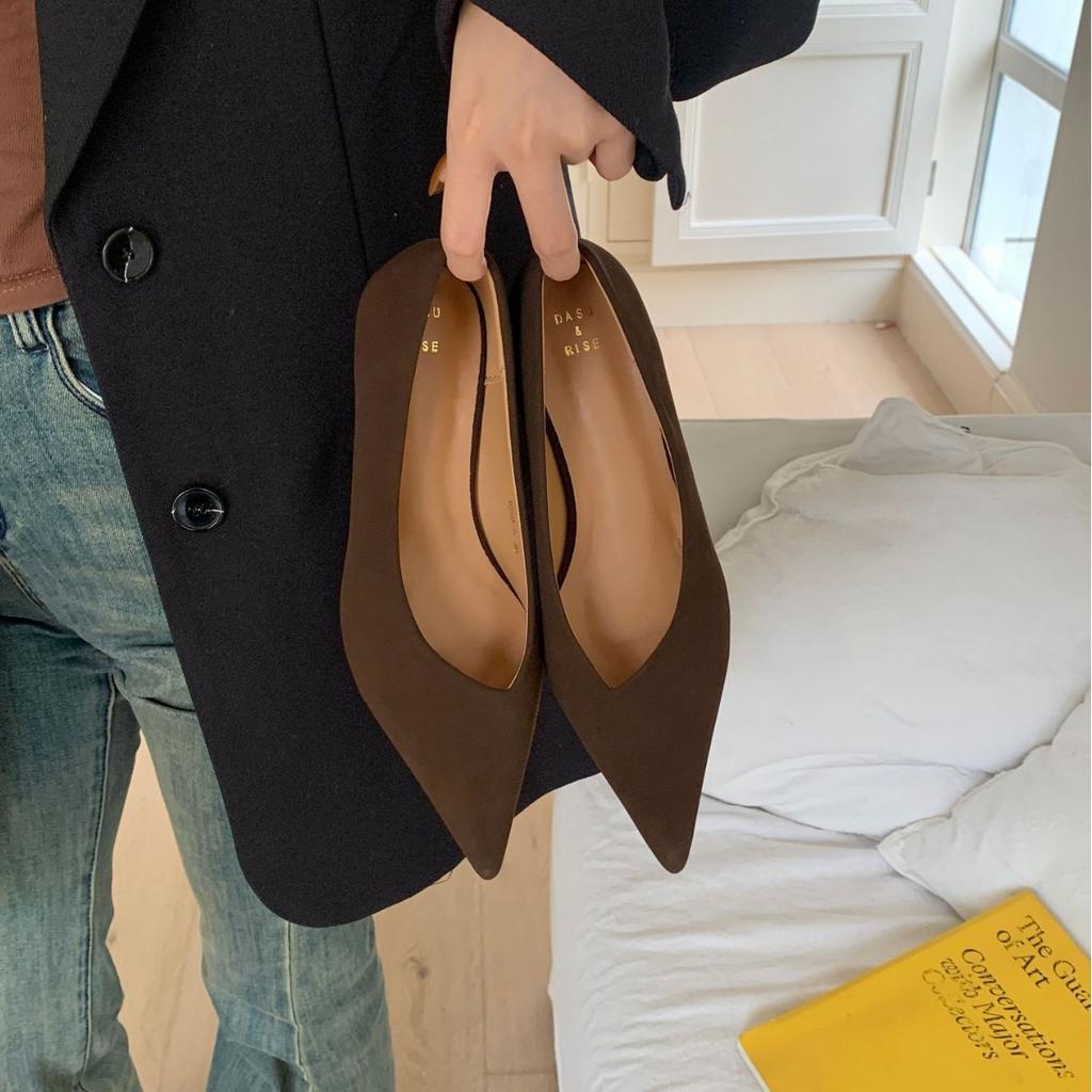 2025 neue spitze Wildleder flache Sohle flacher Ausschnitt vielseitige Pendler Arbeit OL Fuß Mary Jane Damen Einzelschuhe