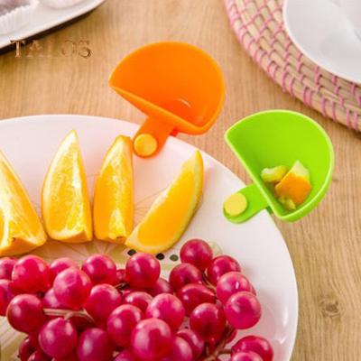 2 Stück Clip-Typ-Dippschale aus lebensmittelechtem Kunststoff, halbkreisförmig, für Salatdressing, Würze, Würze, Müll, Sauce, Schüssel, Behälter, Halter, Box, Küchenzubehör