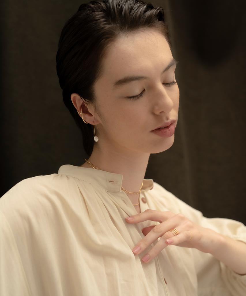 Novice Tokyo Cross Line Ear Cuff / Gold