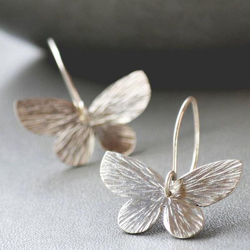 

Retro Trend Women Drop Earrings Copper Color Hand Carved Pattern Butterfly Dangle Earring Fine Engagement Zircon Gift медный