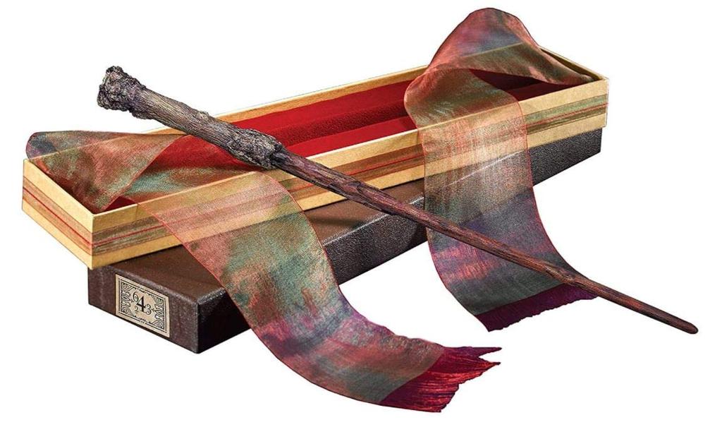 Kouzelná hůlka v měřítku Harryho Pottera v originálním pouzdře The Noble Collection Hůlka Harryho Pottera s Ollivanderovou hůlkou Box 1/1 [položka]