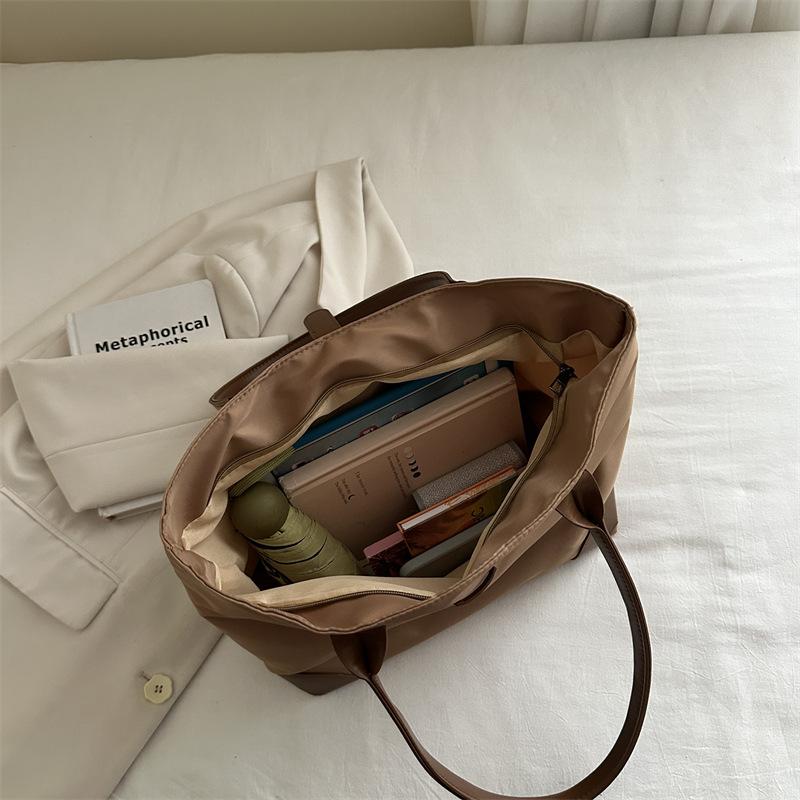 Große Tasche Neue Damen-Umhängetasche der Saison Große Tasche für Pendler Studententasche für den Unterricht Vielseitige Tragetasche aus Nylongewebe