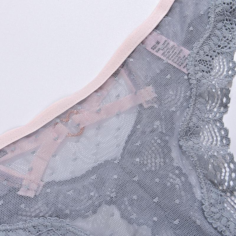 TERMEZY 2Pcs/Lot Sexy Lace Panties Women Low-waist Underwear Hollow Out Transparent Thong Female Seamless G-string Lingerie Underpant