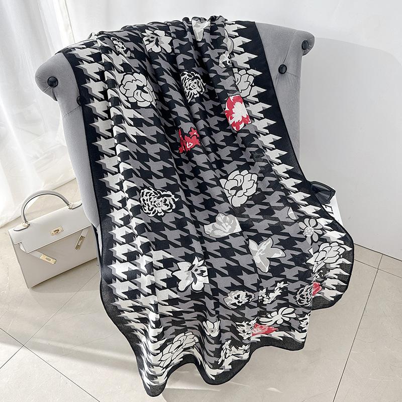 Spring and Autumn New Creative Thousand Birds Grid Floral Printed Scarf Women's Travel Photography Photography with Thin Shawl