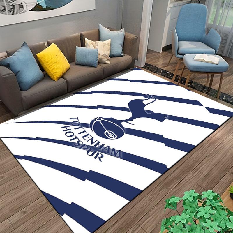 "Tappeto con Logo Tottenham Hotspur Stampato, Design a Strisce Blu e Bianche" Adatto per l'uso come antiscivolo per soggiorni, camere da letto, divani"