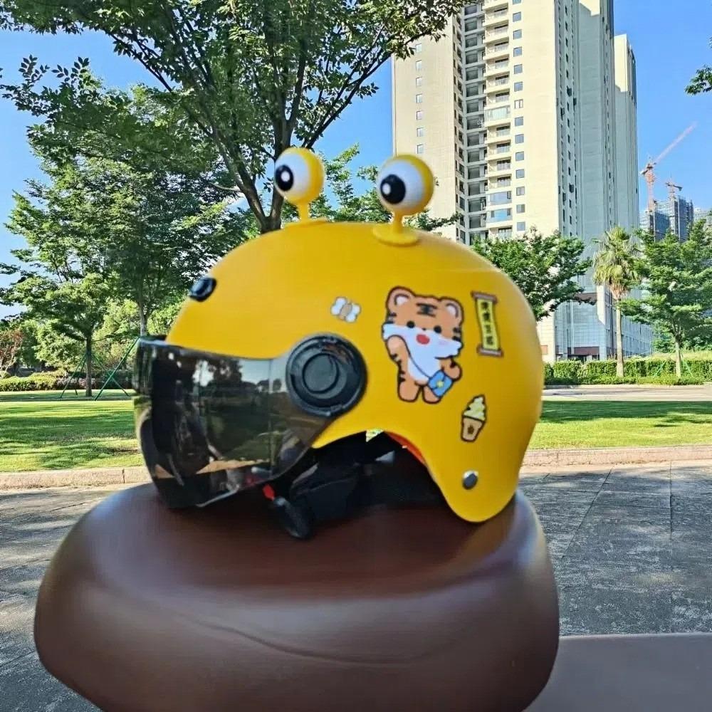Cartoon Children s Helmet Swinging Frog Eyes Safety Helmet New Bicycle Helmet Boys and Girls