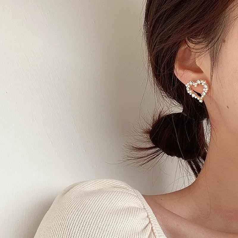 South Korea Small Fresh Sweet Cute Heart Crystal Stud Earrings Temperament Geometric Round Pearl Zircon Party Earings for Women