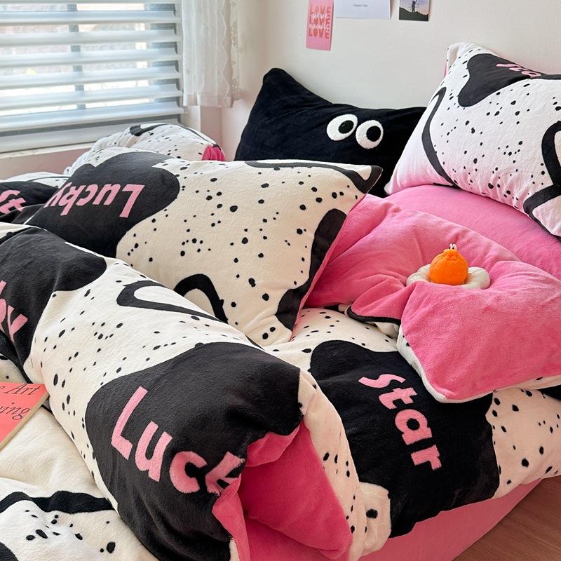 Set de patru piese din catifea cu lapte de iarnă de clasa a în desene animate pat îngroșat pentru student cearșaf de pat din trei piese cearșaf de pat cuvertură
