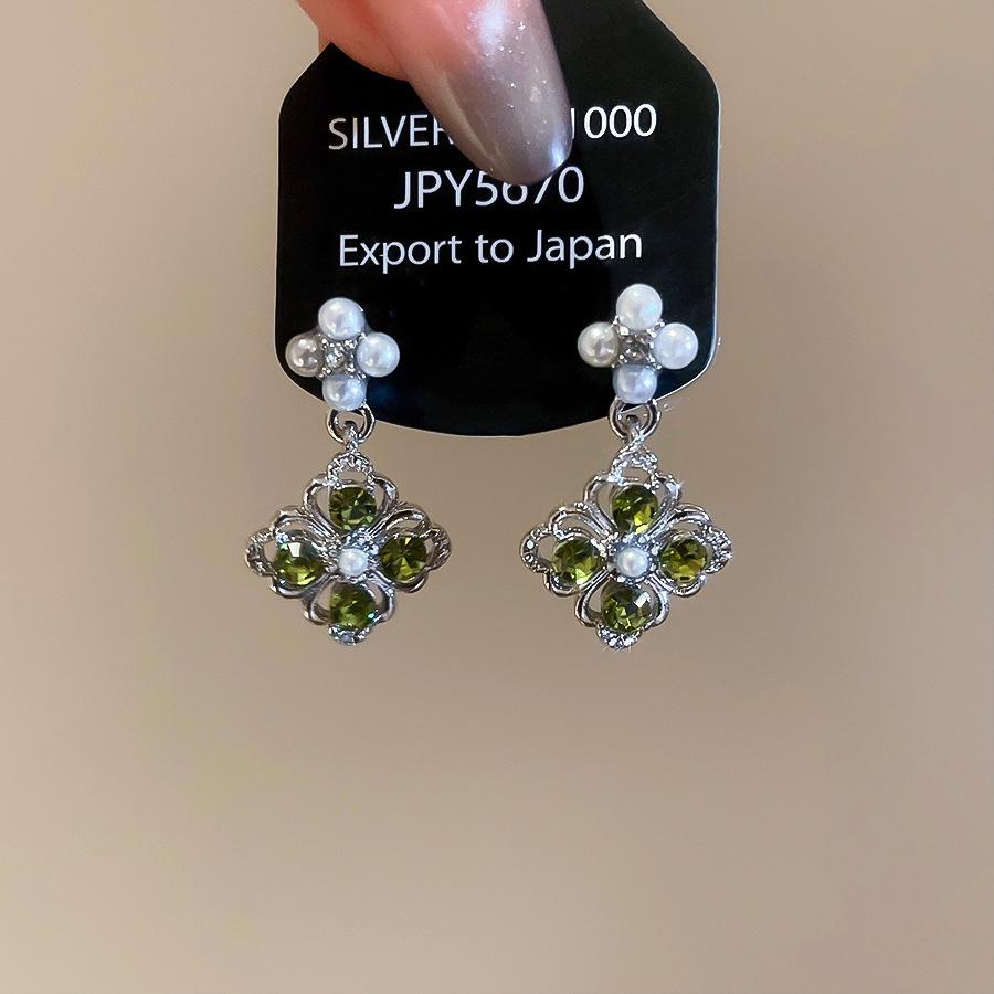 

Super flash pearl flower rhombus pendant earrings Mori small fresh stud earrings light luxury earrings