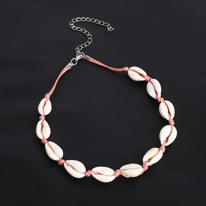 Vintage European-American Shell Necklace: Retro Fashion Accessory & Trendy Travel Souvenir