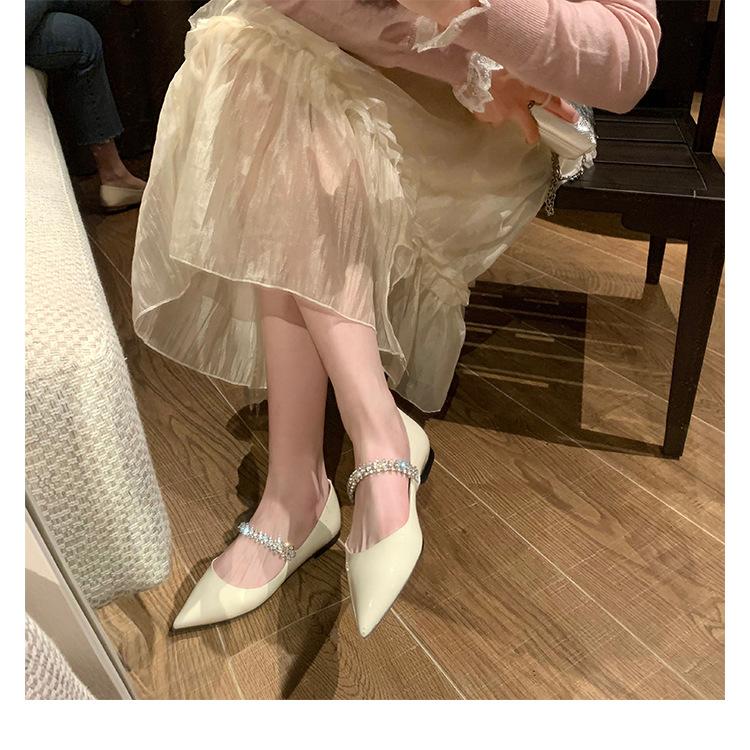 Mode Flash Diamanten Hausschuhe Frau Lackleder Gürtel Sandalen Elegant Damen Pantoletten Spitze Zehenpartie Slip On Gemütliche Pantoletten Party Flipflops