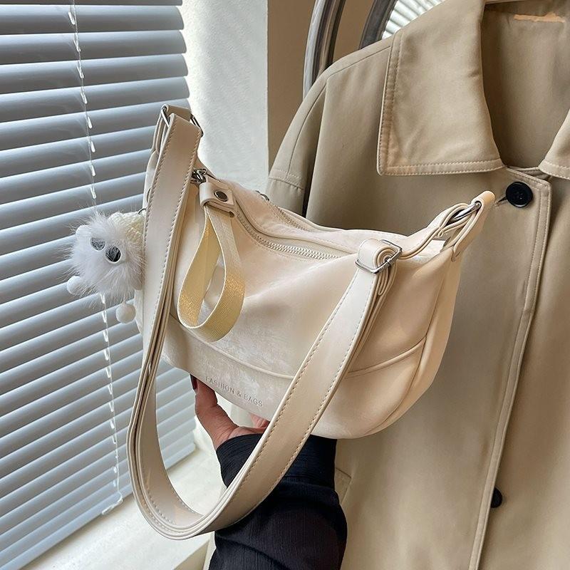 Chic Spring Summer Designer Dumpling Shoulder Bag For Women With Soft Material
