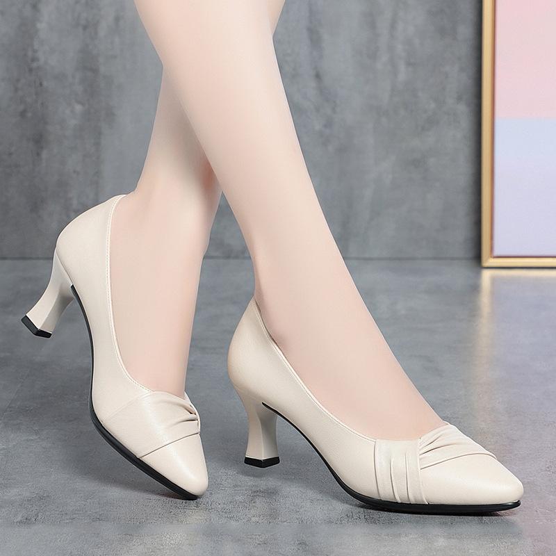 Work shoes women s black women s leather shoes soft sole comfortable work occupation pointed high heels soft leather single shoes versatile 35