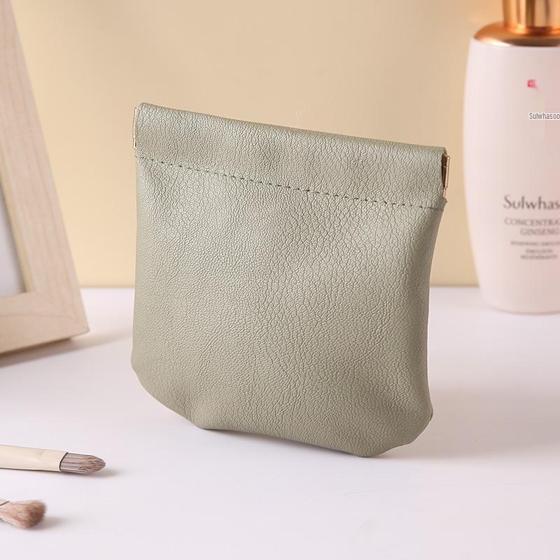 

Мини-кошелек на кнопке: Хранение монет, ключей, косметики и прочих мелочей. зелёный