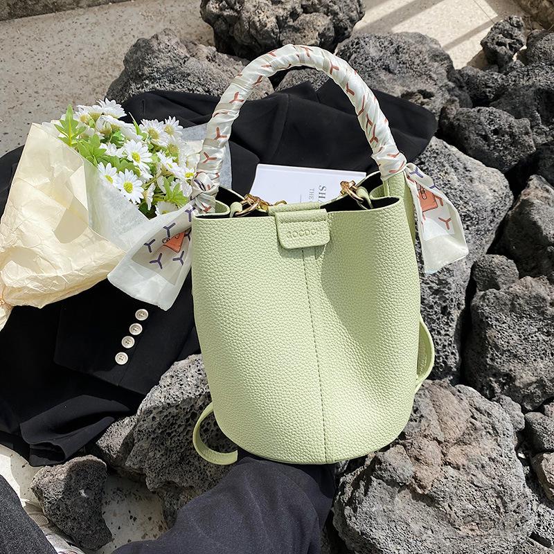 Handheld Bucket Bag 2026 Spring/Summer New Collection