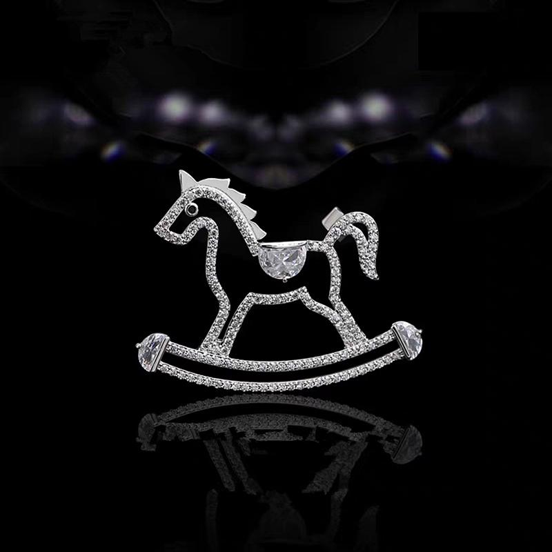 Exquisite Emaille Tier Pferd Broschen für Damen Kleidung Mantel Accessoires Geschenke