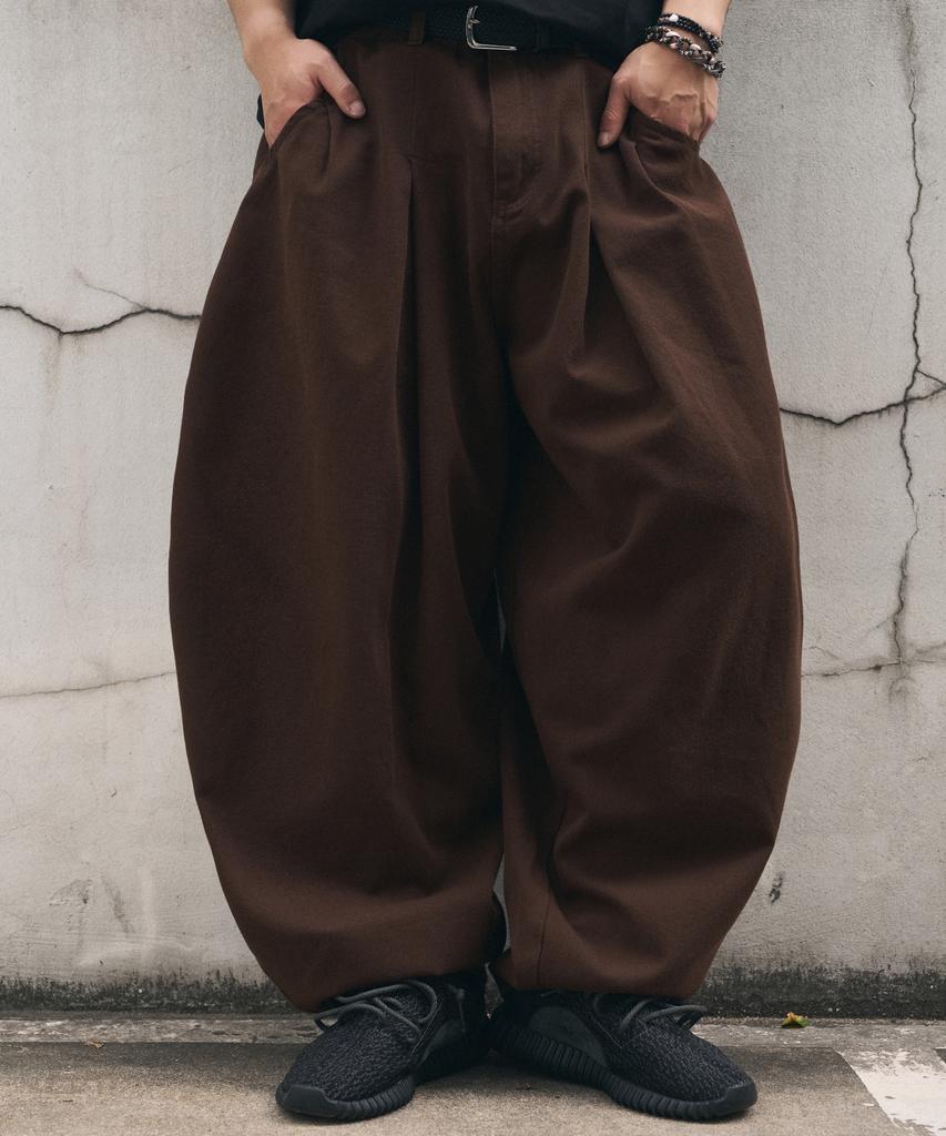 Beokeuldaun [26 Year Ver.] Inverted Tuck Balloon Fit Wide Cotton Pants (Brown)