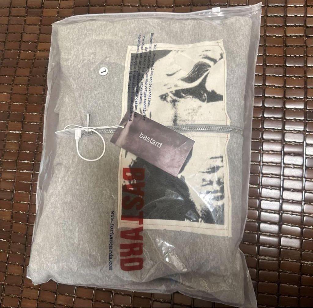 [POUŽITÉ] Mikina Bastard od ENHYPEN NI-KI, nošená Nikim