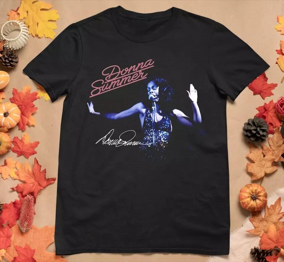 

Signature Retro Live DONNA SUMMER T-Shirt Classic Black Unisex S-5XL Unisex T-Shirt L