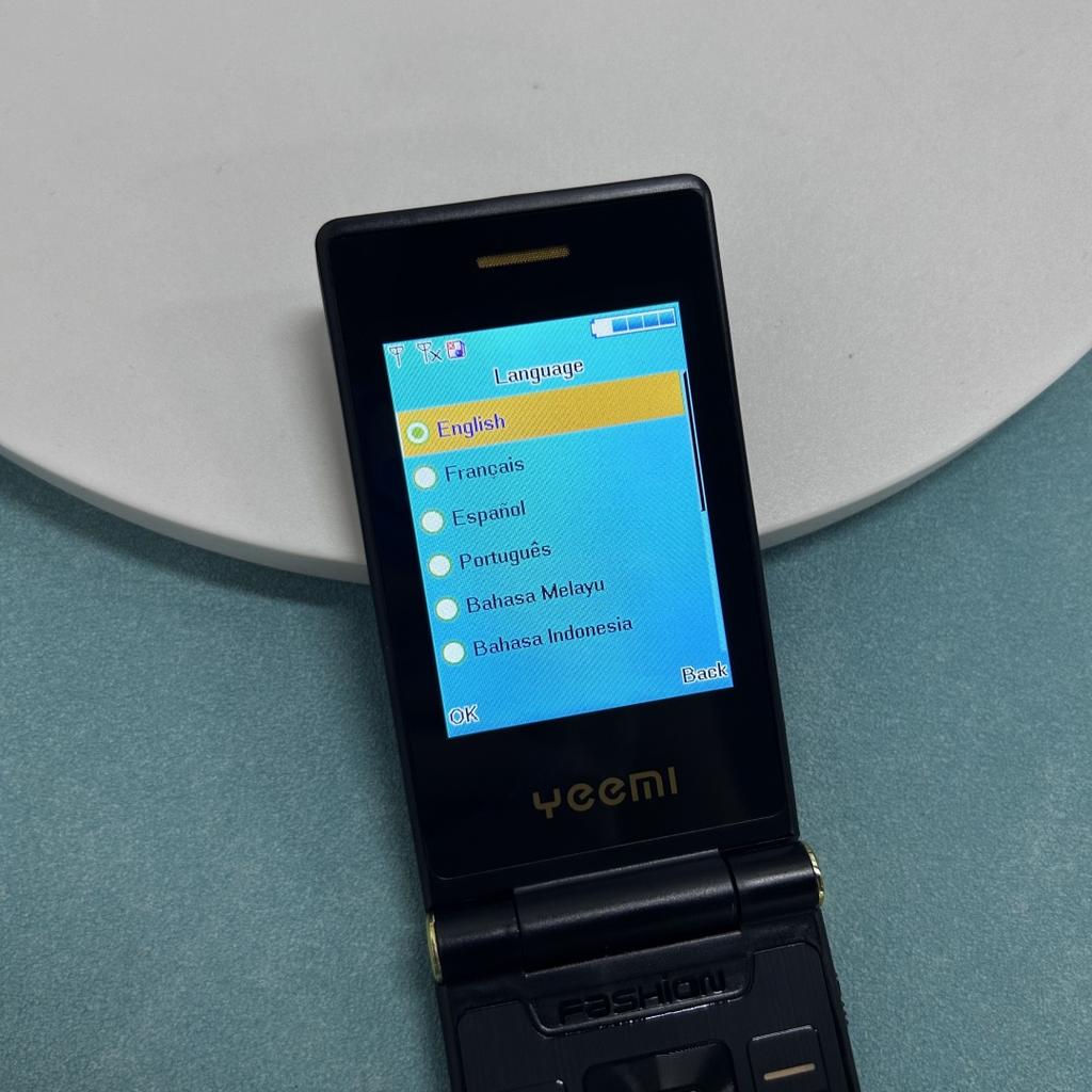 Brand New YEEMI M3-1 GSM 2G Flip Phone 2.8inches Screen Dual SIM Card 8MP Camera LED Light Loud Voice Big Button Mobile Phone