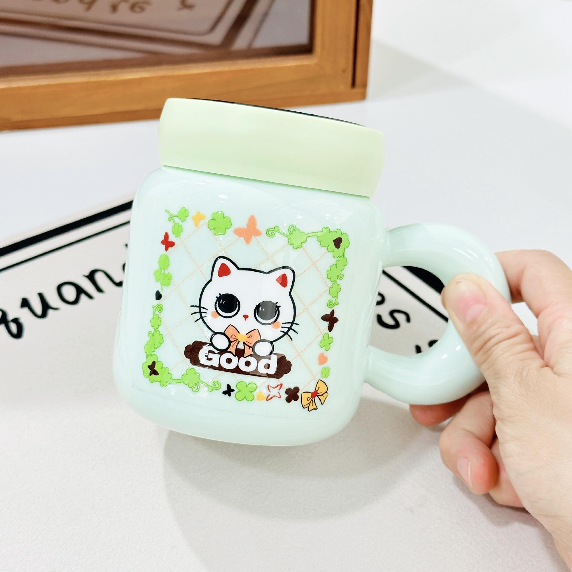 

Мультяшная керамическая кружка Милая зеркальная отметка с крышкой Чашка для воды Маленькая подарочная коробка Студенческая парная кружка Большой объем Устойчивость к высоким температурам .