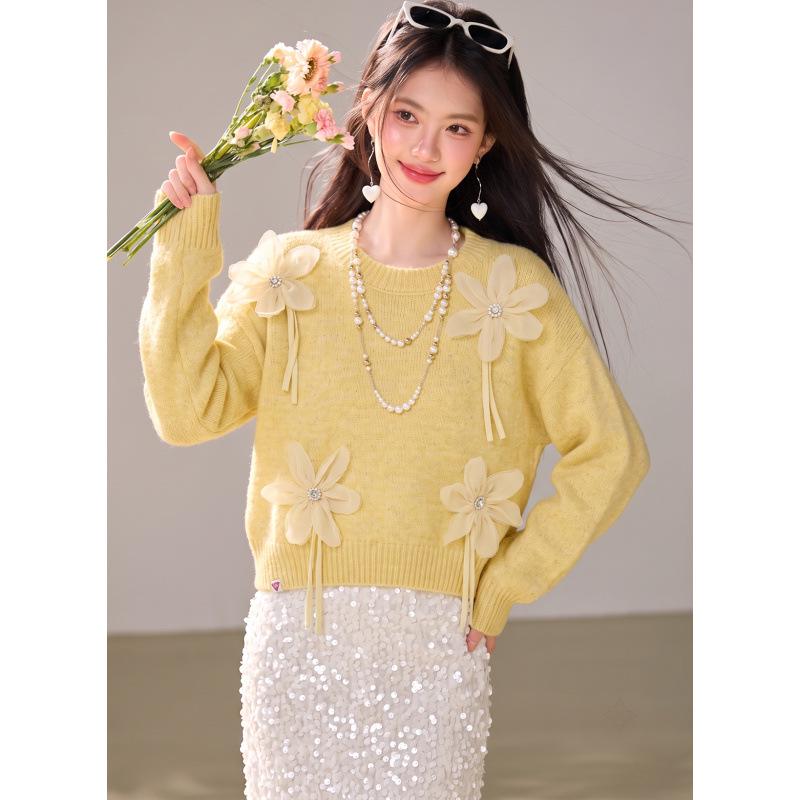 Soft 2026 Autumn Women's Round Neck Sweater with 3D Floral Design