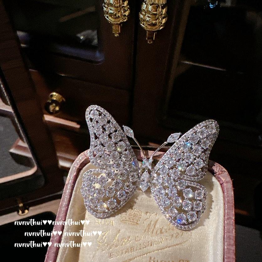 Secret Realm Bright Butterfly Flying Gem Brooch, Galaxy Bright, 18K Gold Plated, Wreath Bow Zircon Brooch