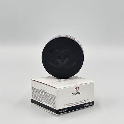 Lucidalabbra Balsamo per labbra Balsamo per labbra colorato Cheek Touch Blusher Balsamo per labbra e guance N1 DE CHANEL Balsamo per labbra e guance Red Camellia, 1 pezzo, 3 g