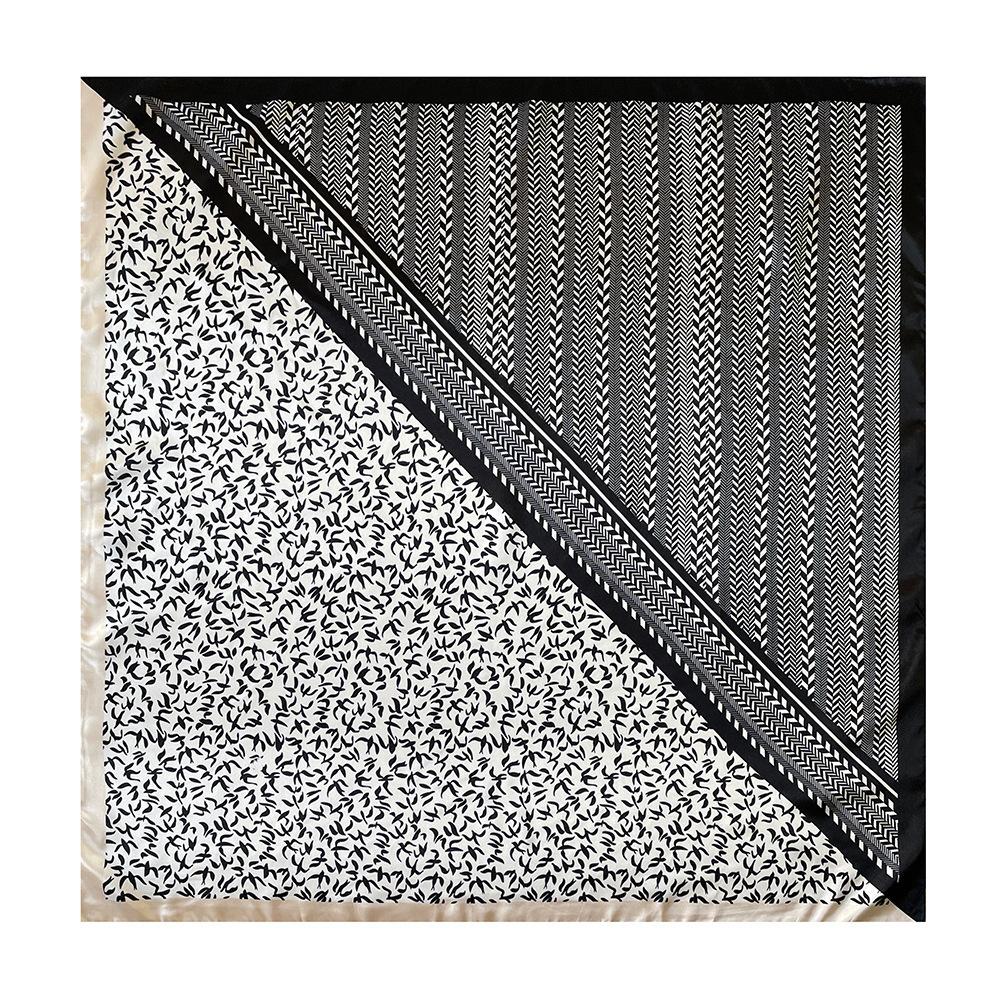 90cm Scarf for Women: Vintage-style, versatile satin scarf with a colour-block print
